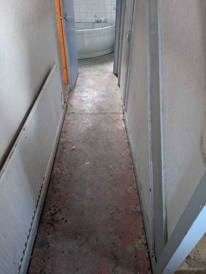a-clear-view-of-a-house-hallway-after-essex-waste-man-service.jpg