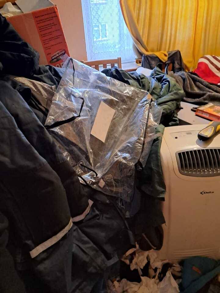 rubbish-and-waste-left-in-a-room-in-need-of-a-rubbish-removal-service.jpg